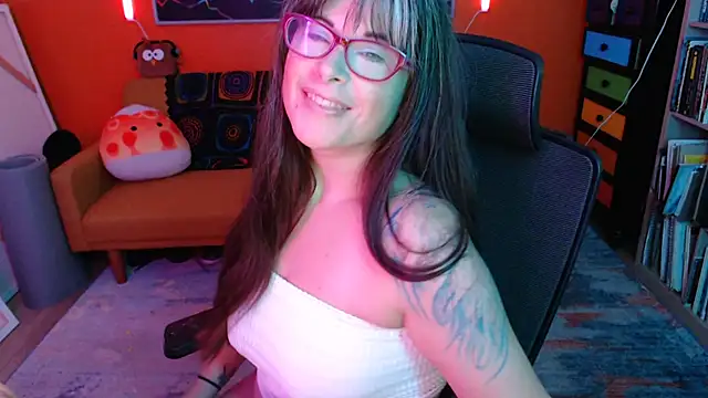 Snapshot of TheLenaAdams chatting on 09/26/25, 01:48 TheLenaAdams online show from 09/26/25, 01:48