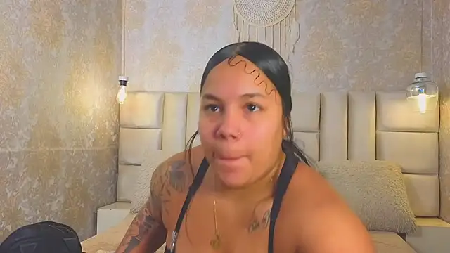 EmilyQueen3x online show from 06/04/26, 01:50