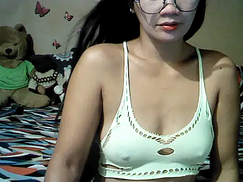 Snapshot of Mia_Rein chatting on 06/17/26, 01:34 Mia Rein online show from 06/17/26, 01:34