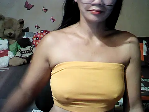 Snapshot of Mia_Rein chatting on 07/14/26, 10:32 Mia Rein online show from 07/14/26, 10:32