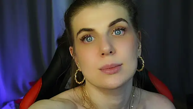 Snapshot of Just_alice chatting on 03/12/25, 07:49 Just alice online show from 03/12/25, 07:49