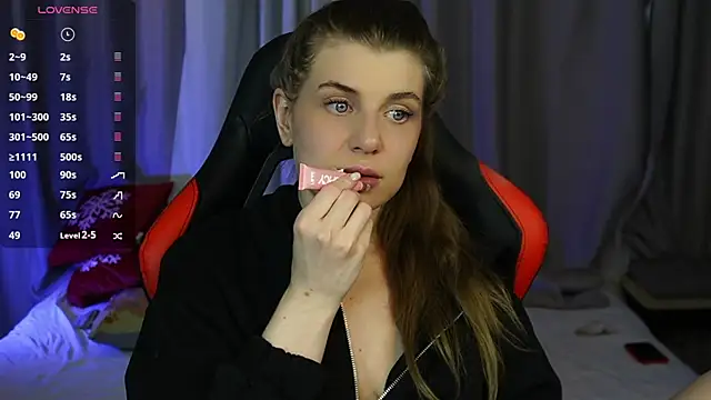Snapshot of Just_alice chatting on 03/20/25, 03:25 Just alice online show from 03/20/25, 03:25