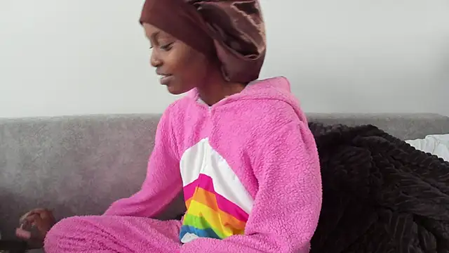  Hello Titty  online show from 12/18/25, 04:40