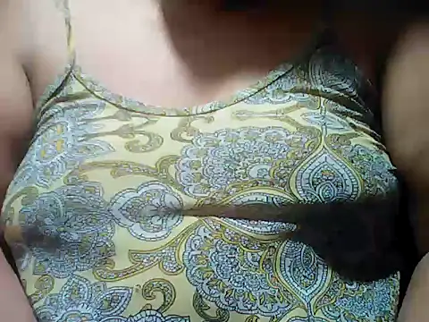 Snapshot of Sexyhorney4u chatting on 07/07/26, 06:47 Sexyhorney4u online show from 07/07/26, 06:47