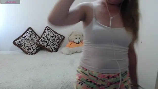 Snapshot of MargotLot chatting on 05/17/26, 07:06 MargotLot online show from 05/17/26, 07:06