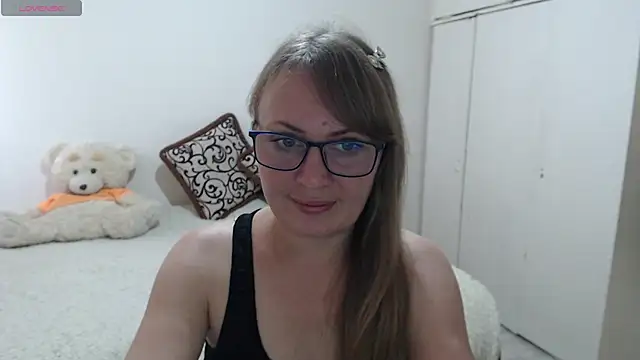 Snapshot of MargotLot chatting on 05/21/26, 11:17 MargotLot online show from 05/21/26, 11:17