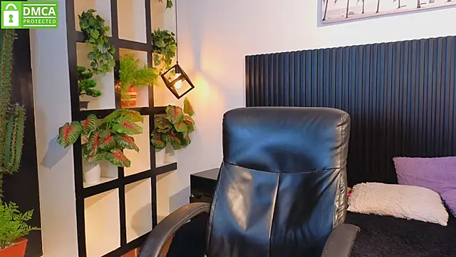 Ivy Gail online show from 11/13/25, 03:38