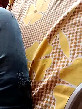 Snapshot of Sinewsex_pussylove chatting on 02/18/26, 06:31 Sinewsex pussylove online show from 02/18/26, 06:31