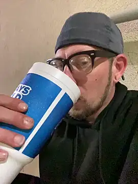 Snapshot of Tomas_Zaddy chatting on 12/17/24, 10:55 Tomas Zaddy online show from 12/17/24, 10:55