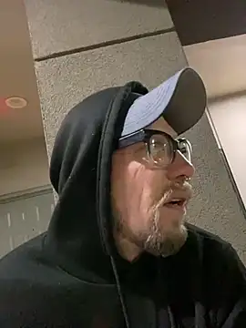 Snapshot of Tomas_Zaddy chatting on 12/19/24, 09:40 Tomas Zaddy online show from 12/19/24, 09:40