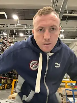 Snapshot of danicohoney chatting on 10/07/25, 08:06 danicohoney online show from 10/07/25, 08:06