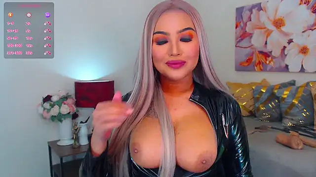 Snapshot of HugeCock_Savanna chatting on 09/19/25, 11:27 HugeCock Savanna online show from 09/19/25, 11:27