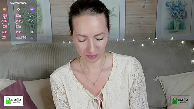 Queenymel online show from 10/26/25, 03:29