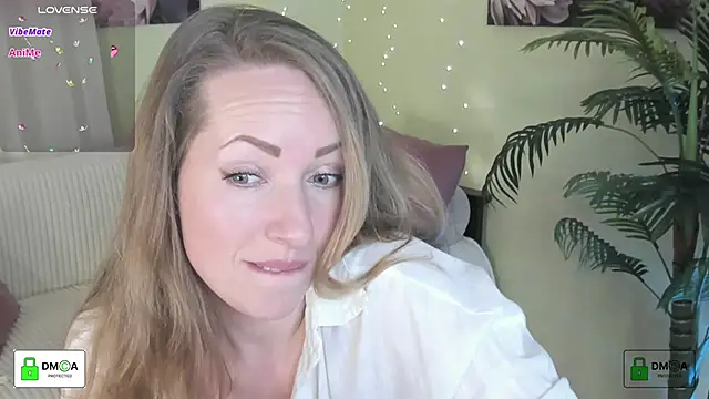 Queenymel online show from 03/11/26, 04:13