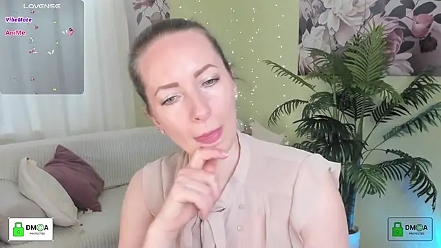 Queenymel online show from 04/14/26, 01:17