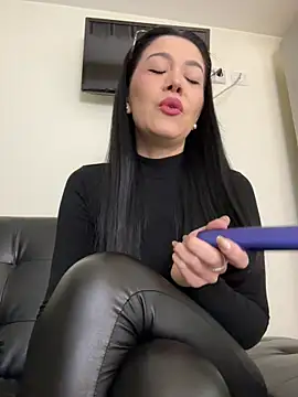 Snapshot of denise_k chatting on 05/01/26, 11:37 denise k online show from 05/01/26, 11:37