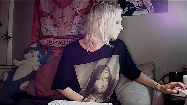 Alien Bella online show from 02/22/26, 12:34