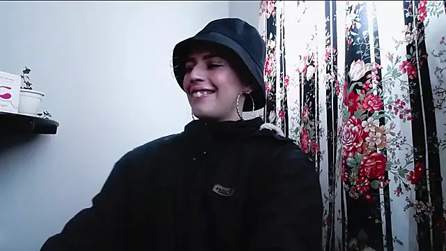 Snapshot of Cocain_Atenea chatting on 11/16/25, 07:30 Cocain Atenea online show from 11/16/25, 07:30