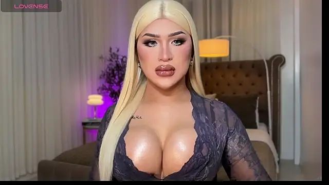 Your Majesty Tyra online show from 11/03/25, 03:19