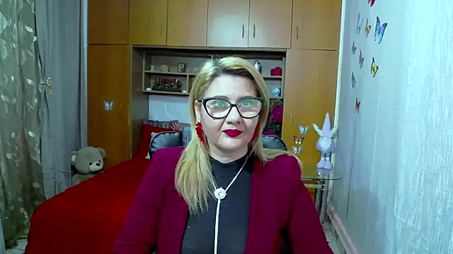 LucilleFenlys online show from 01/31/25, 08:43