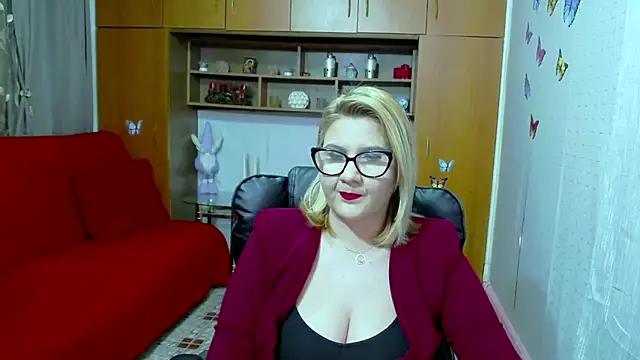 LucilleFenlys online show from 02/26/25, 09:05