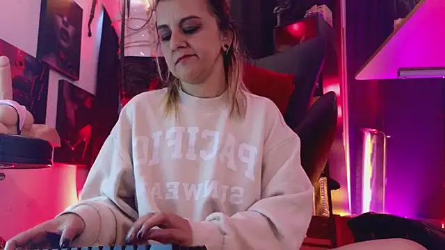 PerlaDivaio online show from 04/16/26, 01:56