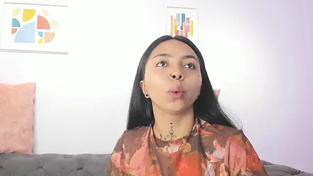 miss soffi  online show from 12/23/24, 12:08