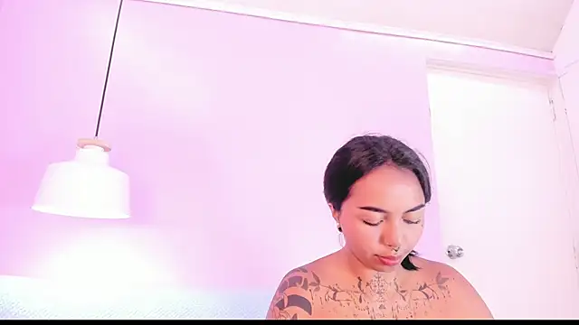 miss soffi  online show from 05/26/26, 06:26