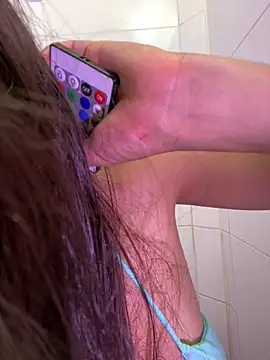 Snapshot of loolla_23 chatting on 03/01/25, 01:53 loolla 23 online show from 03/01/25, 01:53