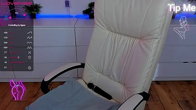 Kamilla Hot online show from 03/11/25, 12:50