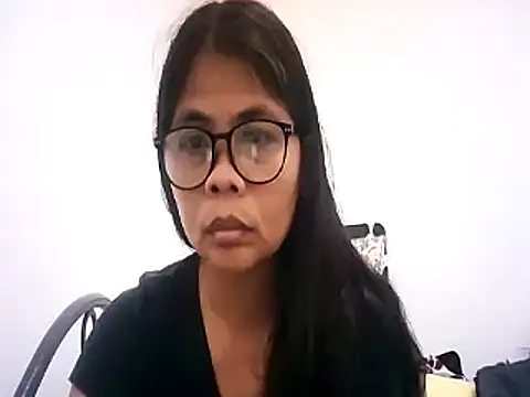 Snapshot of pinay_milfxx chatting on 06/03/26, 01:25 pinay milfxx online show from 06/03/26, 01:25