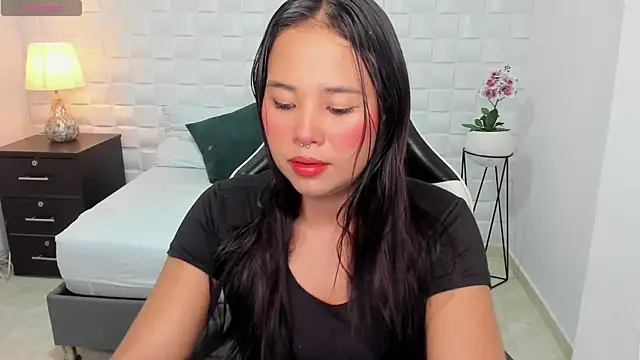 isabella florez online show from 12/07/24, 12:24