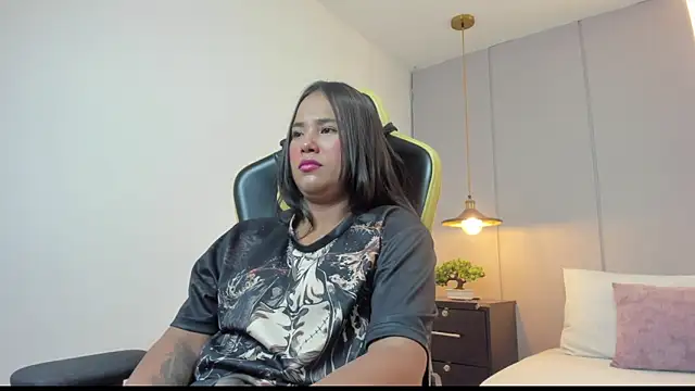 isabella florez online show from 04/28/26, 01:59
