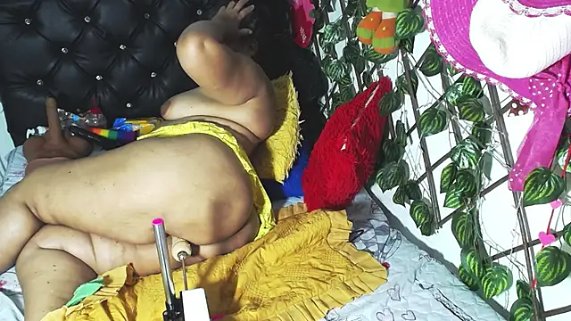 mature beautiful online show from 02/28/25, 08:39