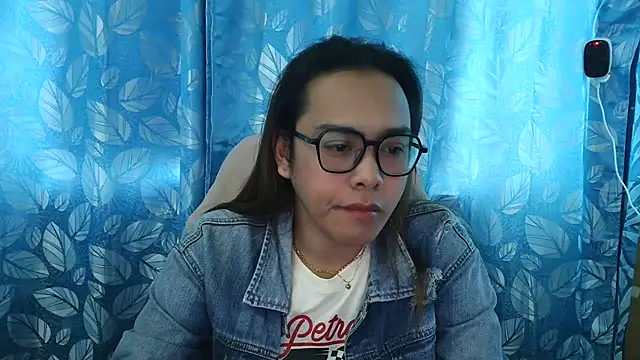 Snapshot of Your_PrettyGirlxxx chatting on 10/22/25, 02:23 Your PrettyGirlxxx online show from 10/22/25, 02:23