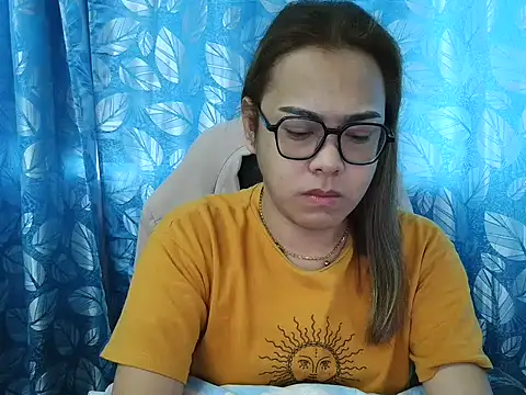 Your PrettyGirlxxx online show from 11/19/25, 05:40