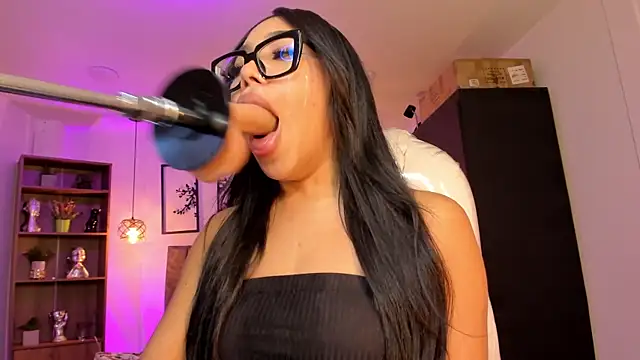 Olivia ds online show from 01/13/25, 07:11