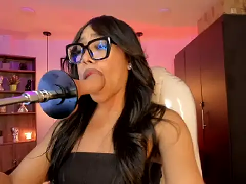 Olivia ds online show from 01/28/25, 04:18