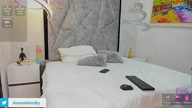 AmandaNordby  online show from 01/24/25, 10:08