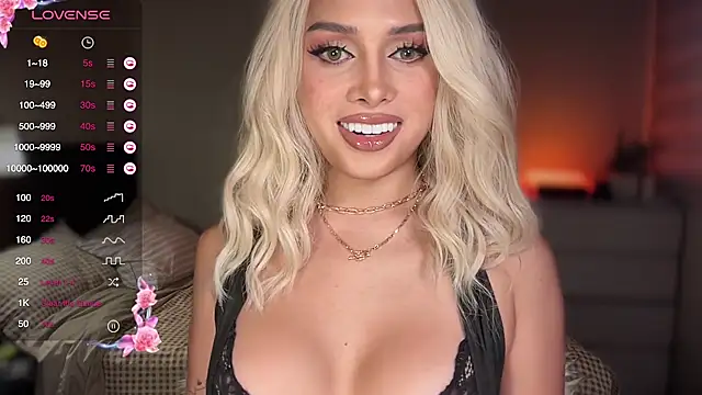 Snapshot of Judi_Abas chatting on 10/28/25, 12:47 Judi Abas online show from 10/28/25, 12:47