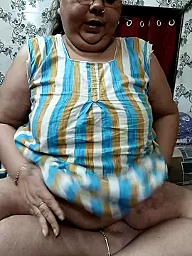 Snapshot of Hotchubby009 chatting on 03/08/25, 09:39 Hotchubby009 online show from 03/08/25, 09:39