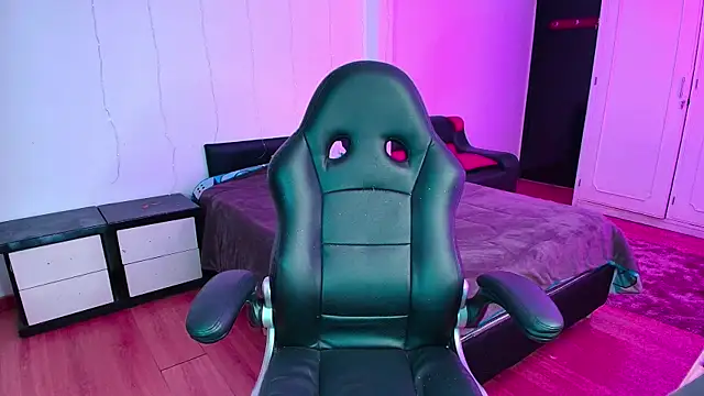 yesie hot online show from 11/24/25, 11:15