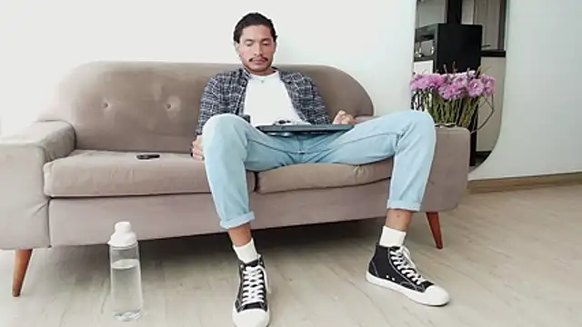 Robyn Miller online show from 11/18/25, 07:29