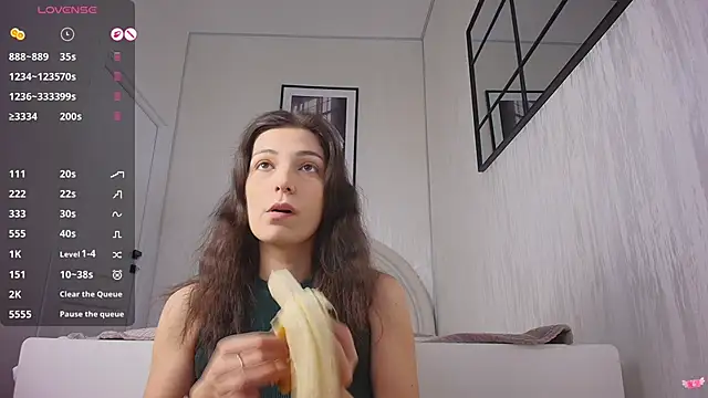 Anna Lewis online show from 04/01/26, 06:47