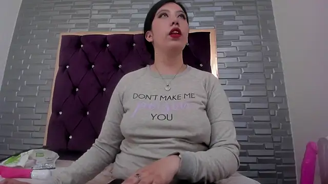 AntoneellaF online show from 01/15/25, 10:24