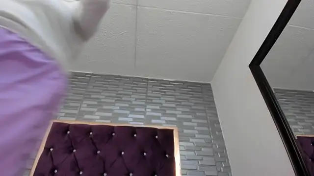 AntoneellaF online show from 02/13/25, 07:45