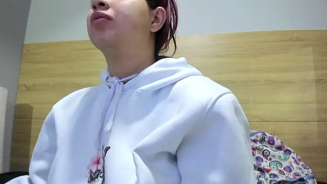 madelaine blosson online show from 03/24/26, 10:31