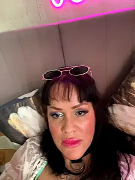 Lolaley2 online show from 10/27/25, 07:45