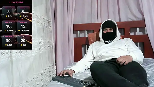 Snapshot of camilovaron chatting on 06/26/26, 12:15 camilovaron online show from 06/26/26, 12:15
