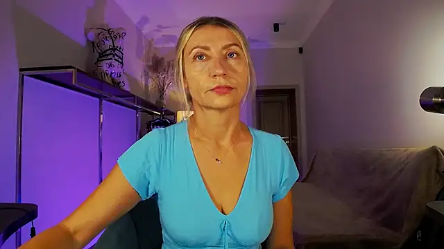 ZoeGrant online show from 10/13/25, 05:35